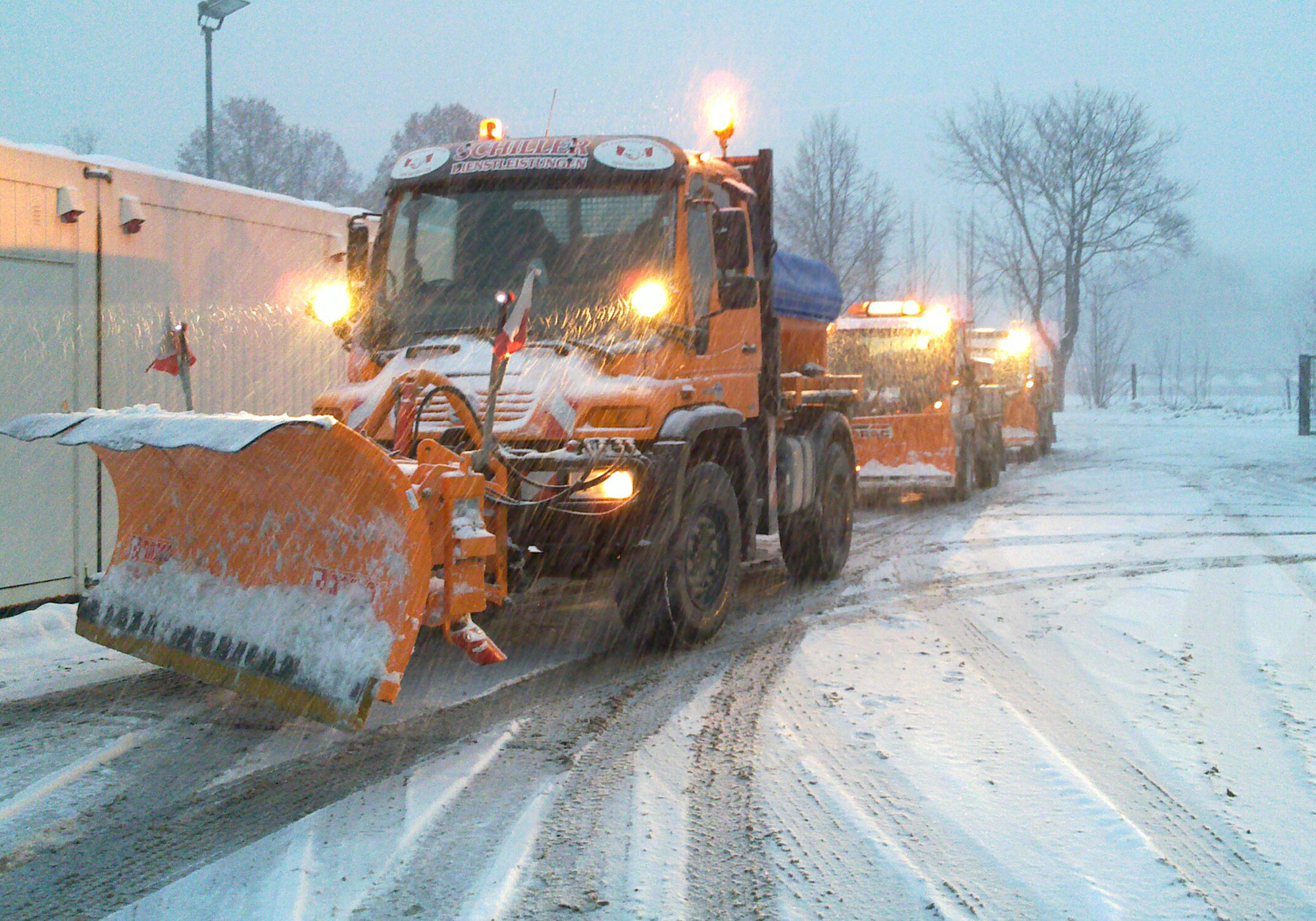 Schnee räumen, Salz streuen